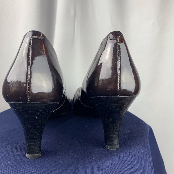 Patent lLeather Pumps - Picture 4 of 6